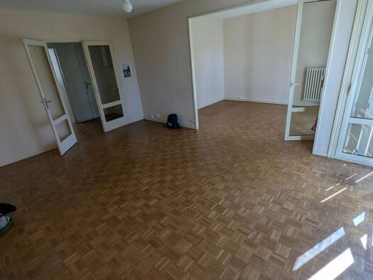 Appartement à vendre 191 500 € 4 pièces 2 chambres 75 m² RDC/2 Trois Quartiers-Centre Ville Poitiers 86000