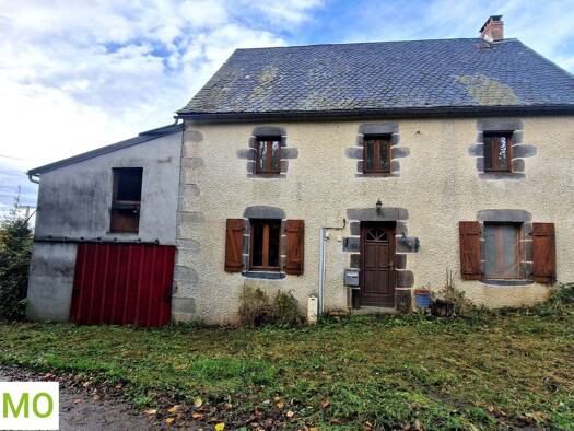 Maison à vendre 120 000 € 4 pièces 3 chambres 119 m² 846 m² de terrain Puy-Saint-Gulmier 63470