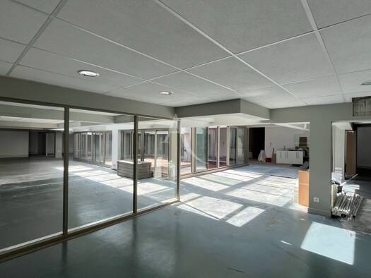 Local d'activités à vendre 4 689 000 € 452 m² d'espace de stockage Trudaine-Maubeuge Paris 9ème 75009