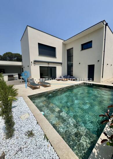 Villa à vendre 680 000 € 5 pièces 4 chambres 194 m² 455 m² de terrain Vergèze 30310