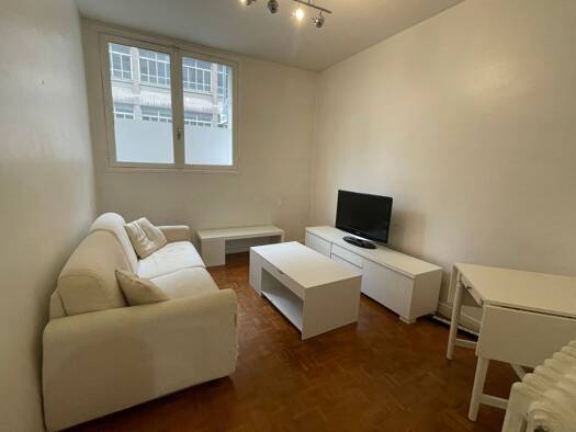 Appartement à vendre 330 000 € 2 pièces 1 chambre 38,65 m² RDC Cambronne-Garibaldi Paris 15ème arrondissement 75015