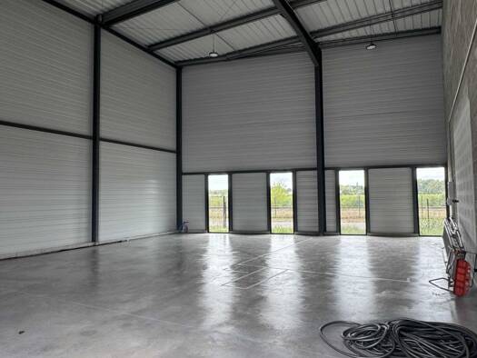 Entrepôt à louer 850 € 147,3 m² d'espace de stockage Blanquefort 33290