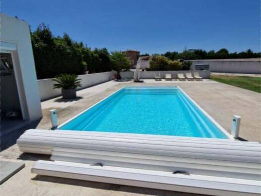 Maison à louer 2 300 € 6 pièces 4 chambres 159,6 m² 1 640 m² de terrain La Plaine Notre Dame-Pas des Lanciers Marignane 13700