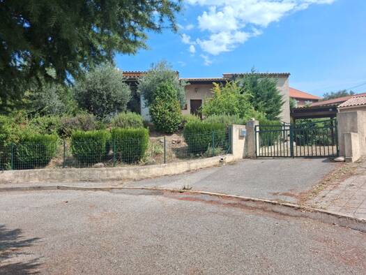 Maison de plain-pied à vendre 227 900 € 3 pièces 2 chambres 70 m² 674 m² de terrain L'Escale 04160