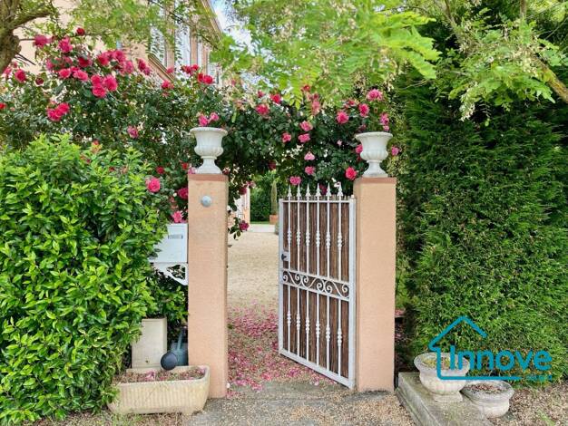 Maison à vendre 465 000 € 7 pièces 5 chambres 246 m² 1 895 m² de terrain Verdun-sur-Garonne 82600