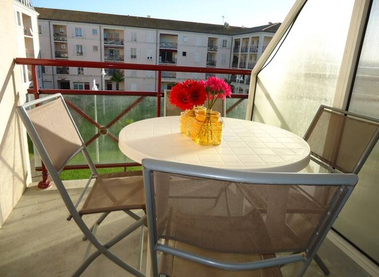 Appartement à louer 535 € 2 pièces 29 m²<br/>superficie 2/3<br/>étage Champlain Rochefort 17300
