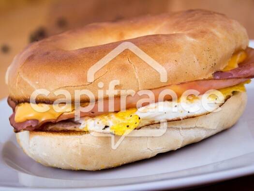 Bar / Café à vendre Fonds de commerce 59 000 € 234 m² d'espace de restauration Treize-Septiers 85600