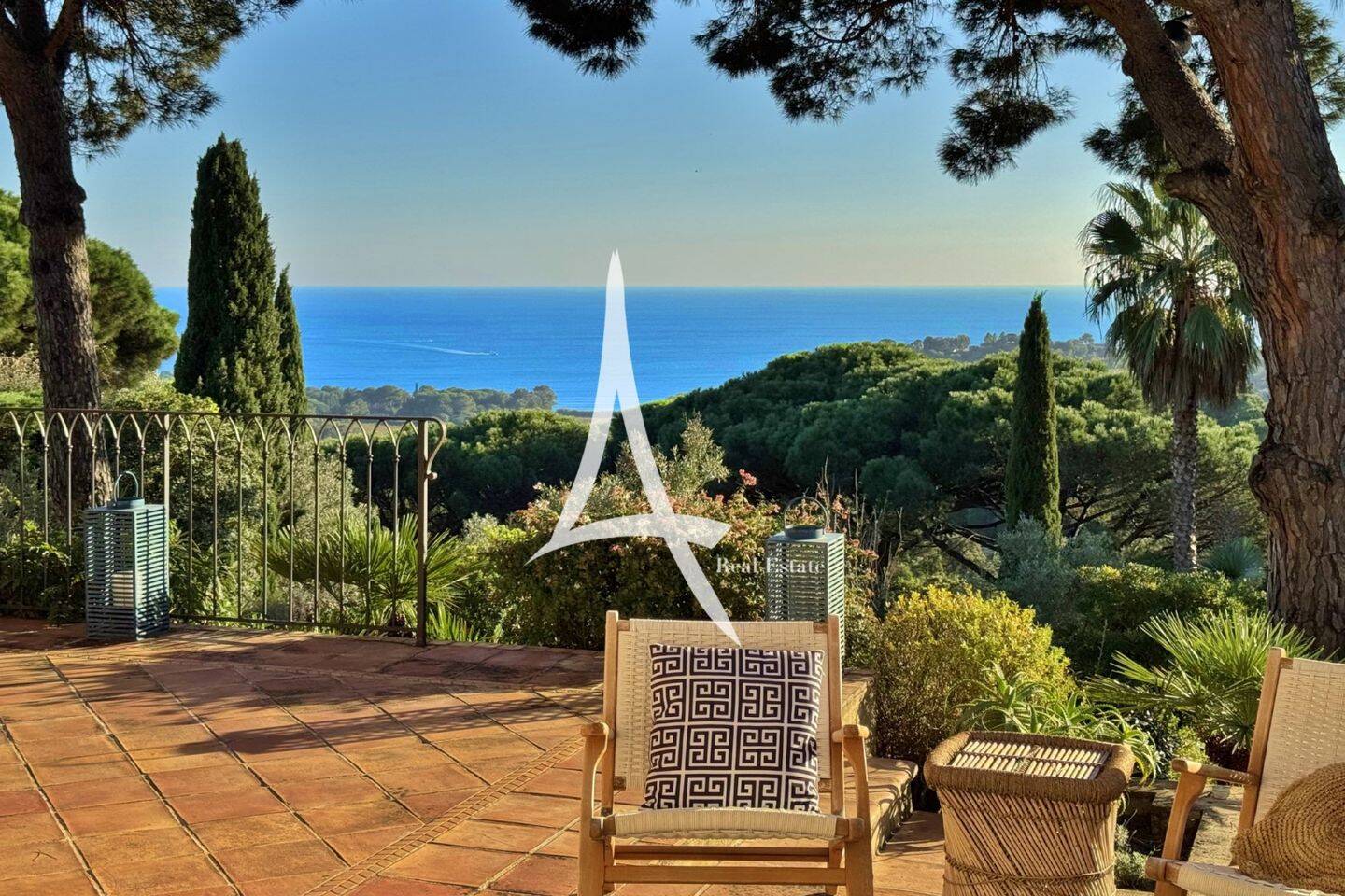 Maison à vendre, 270m², LA CROIX VALMER