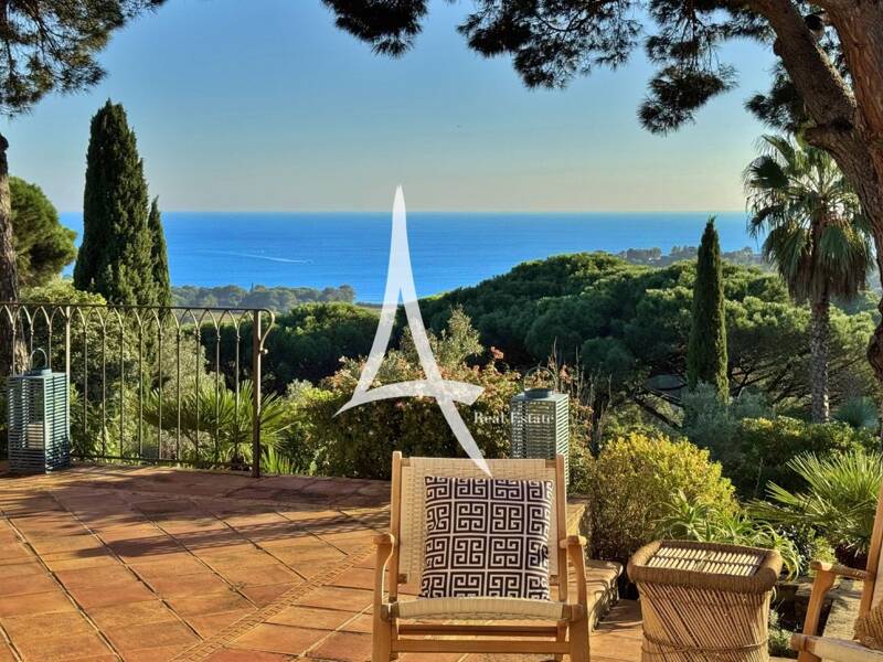 Maison à vendre, 270m², LA CROIX VALMER