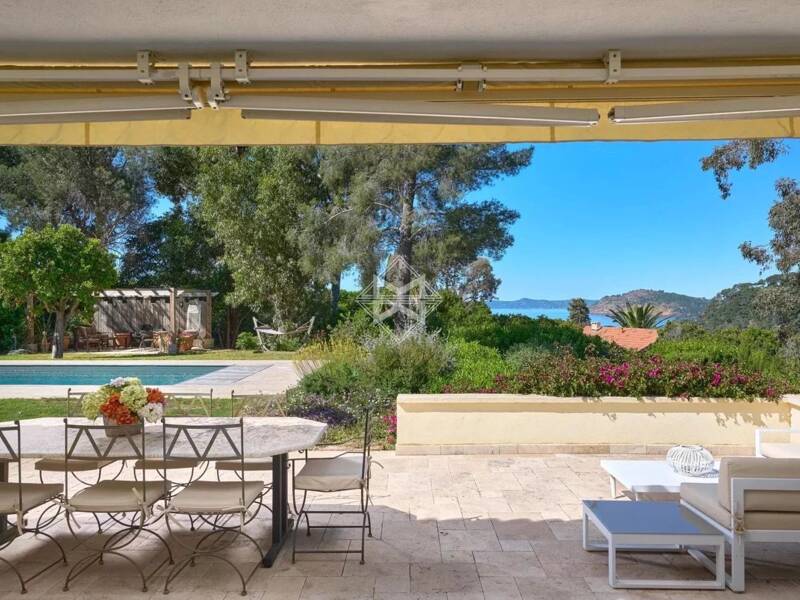 Maison à vendre, 325m², RAYOL CANADEL SUR MER
