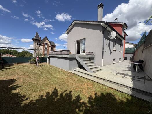 Villa à vendre 445 000 € 8 pièces 5 chambres 260 m² 413 m² de terrain Longlaville 54810