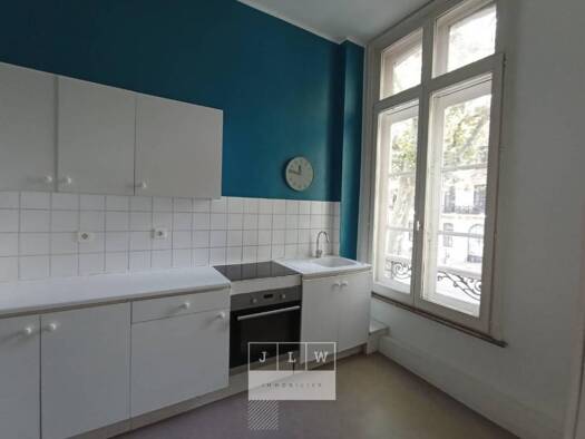 Appartement à louer 865 € 2 pièces 1 chambre 52 m² Lille 59000