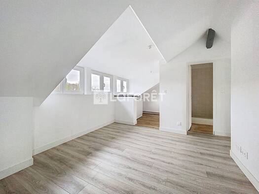 Appartement à louer 495 € 2 pièces 1 chambre 27 m² Étage 3/3 Mesliers Mont Duve Elbeuf 76500