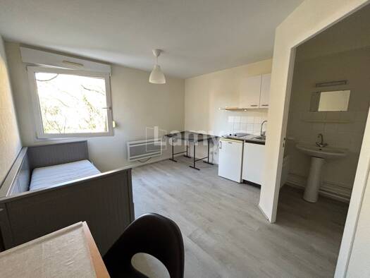Appartement à louer 425 € 1 pièce 18 m² RDC/3 Champmaillot Dijon 21000