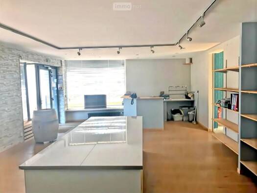 Local commercial à vendre 73 150 € 220 m² de surface de vente Les Aix-d'Angillon 18220