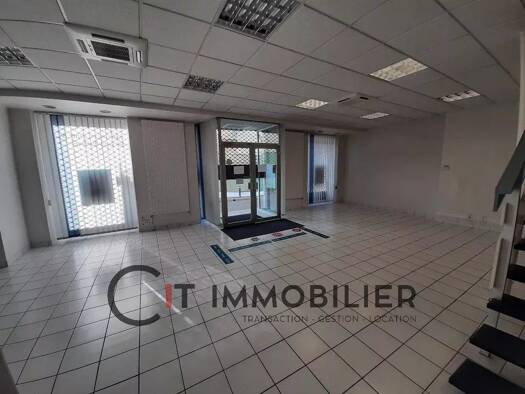 Local commercial à vendre 129 000 € 171 m² de surface de vente Centre Est Sud La Tour-du-Pin 38110