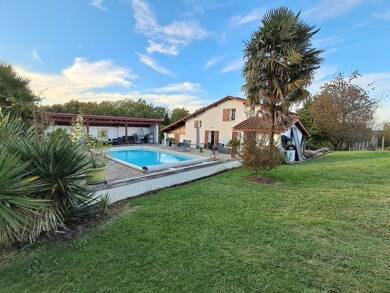 Maison à vendre 585 000 € 6 pièces 5 chambres 137 m² 2 093 m² de terrain Villefranque 64990