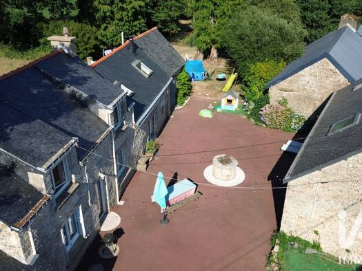 Maison à vendre 239 000 € 9 pièces 6 chambres 182 m² 3 773 m² de terrain Guern 56310