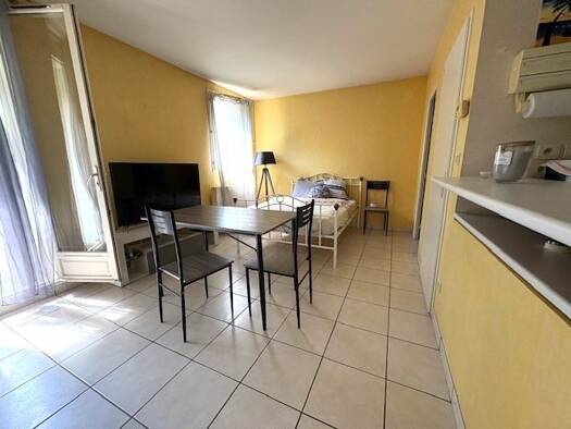 Appartement à vendre 114 500 € 1 pièce 32,3 m² RDC La Pagère-Bron Église-Le Terraillon-Saint Jean Bron 69500