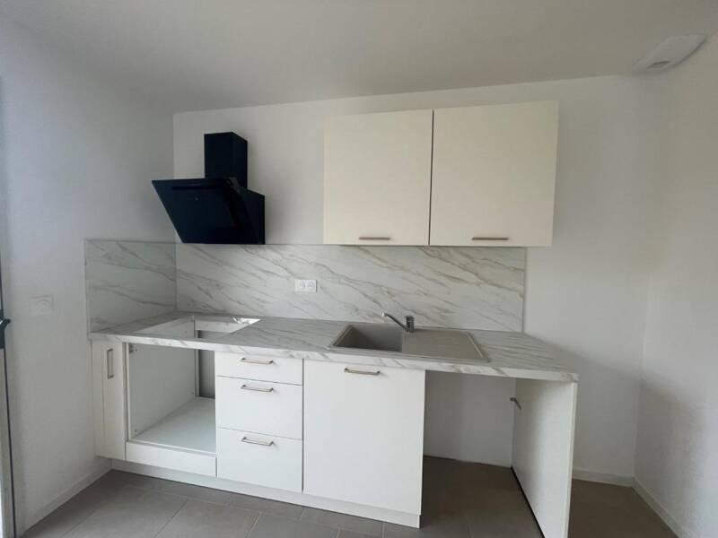 Maison à louer, 83m², POURRIERES