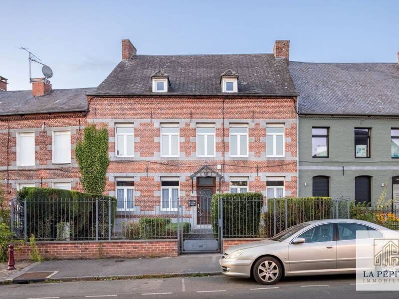 Maison à vendre, 240m², PONT SUR SAMBRE