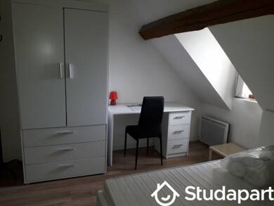 Appartement à louer 300 € 1 pièce 2 chambres 12 m² 1er étage Cathédrale Troyes 10000