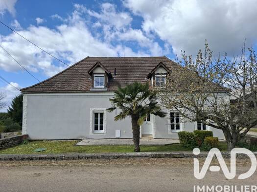 Maison à vendre 225 000 € 6 pièces 4 chambres 168 m² 2 144 m² de terrain Saunières 71350