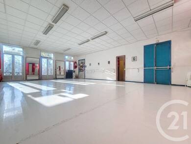 Appartement à louer 1 500 € 1 pièce 117 m² 1er étage Draguignan 83300