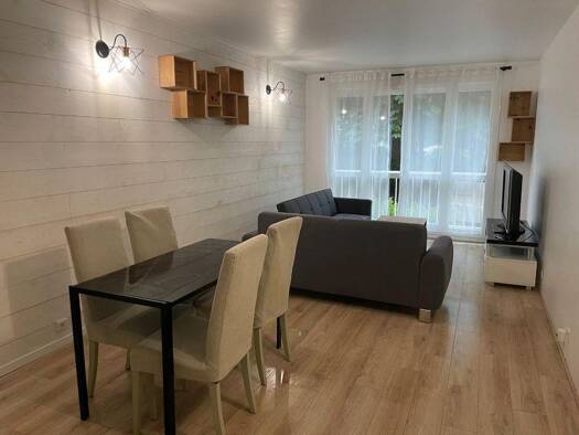 Appartement à louer 1 200 € 3 pièces 2 chambres 62 m² RDC Chilly-Mazarin 91380