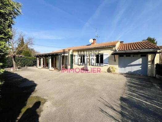 Maison de plain-pied à vendre 339 000 € 4 pièces 3 chambres 100 m² 550 m² de terrain Nevons-route d'Apt L'Isle-sur-la-Sorgue 84800