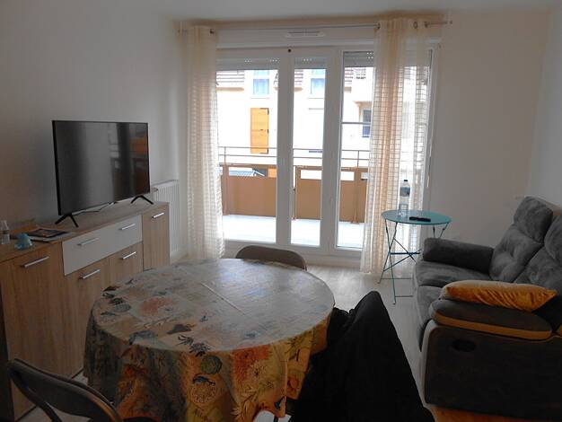 Appartement à louer 800 € 2 pièces 1 chambre 38 m² Étage 2/3 Egly 91520