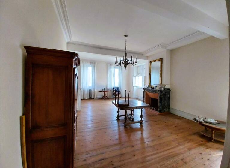 Maison à vendre 236 000 € 14 pièces 5<br/>chambres 366 m²<br/>superficie 1 725 m²<br/>terrain Boussens 31360