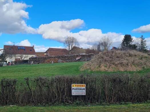 Terrain constructible à vendre 16 000 € 1 073 m² de terrain Saint-Aubin-en-Charollais 71430
