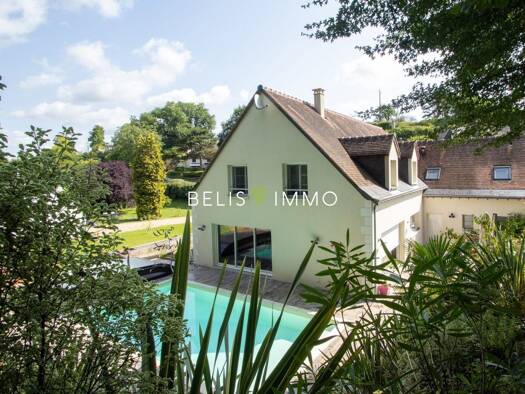 Maison à vendre 504 900 € 9 pièces 5 chambres 206 m² 1 334 m² de terrain Amboise 37400