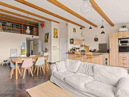 Appartement à louer 1 245 € 4 pièces 2 chambres 84 m² 1er étage Saint-Germain-au-Mont-d'Or 69650