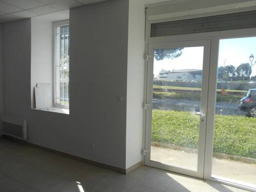 Local commercial à louer 450 € 47 m² de surface de vente Alès 30100