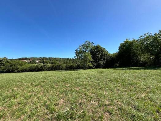 Terrain constructible à vendre 61 600 € 1 100 m² de terrain Martel 46600