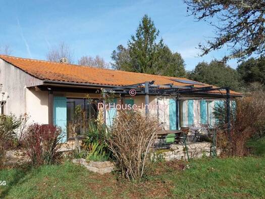 Maison de plain-pied à vendre 297 000 € 6 pièces 4 chambres 200 m² 6 900 m² de terrain Escamps 46230