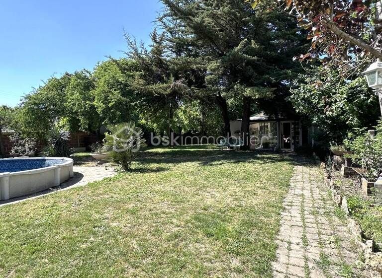 Maison à vendre 699 000 € 7 pièces 4<br/>chambres 227 m²<br/>superficie Belles Vues Houilles 78800