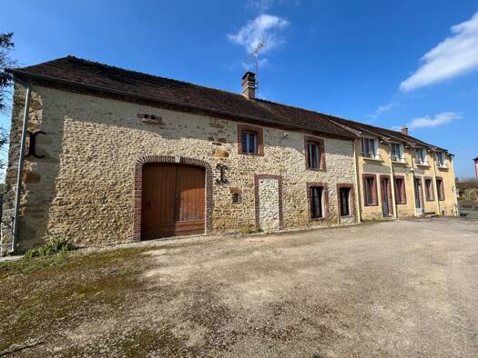Maison à vendre 248 000 € 7 pièces 4 chambres 233 m² 1 404 m² de terrain Sainte-Céronne-lès-Mortagne 61380