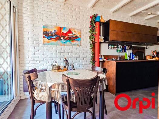 Appartement à vendre 280 000 € 5 pièces 4 chambres 103 m² Étage 2/9 Les États-Unis Lyon 8ème arrondissement 69008