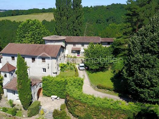 Ferme à vendre 1 260 000 € 13 pièces 6 chambres 600 m² 23 036 m² de terrain Septème 38780