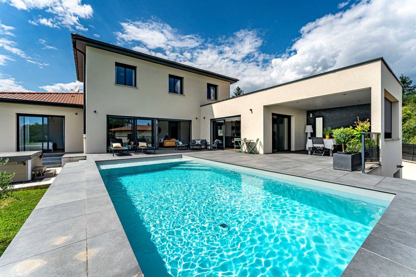 Maison à vendre, 205m², LA TOUR DE SALVAGNY