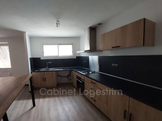 Duplex à louer 836 € 3 pièces 2 chambres 81,7 m² Étage 1/2 Bernis 30620