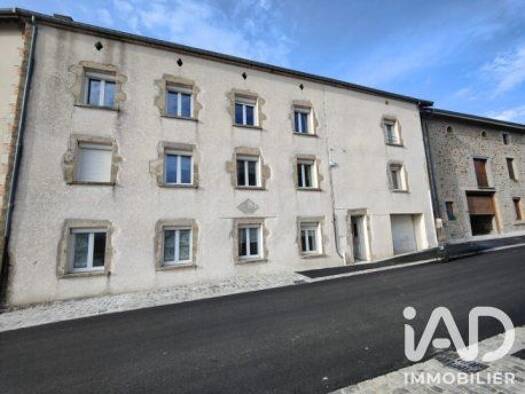 Maison à vendre 125 000 € 11 pièces 10 chambres 228 m² 733 m² de terrain Saint-Julien-Molhesabate 43220