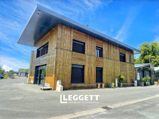 Immeuble à vendre 1 248 000 € 186 m² Lalinde 24150