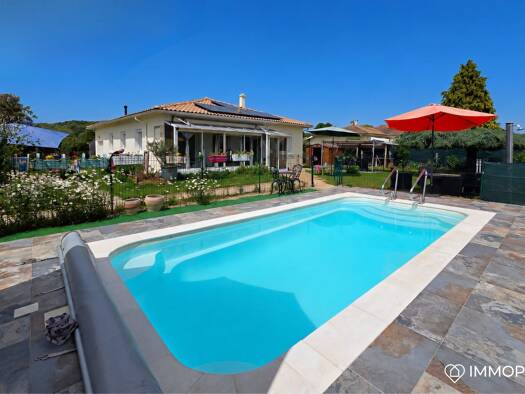 Maison de plain-pied à vendre 259 500 € 5 pièces 4 chambres 134 m² 1 140 m² de terrain Pineuilh 33220
