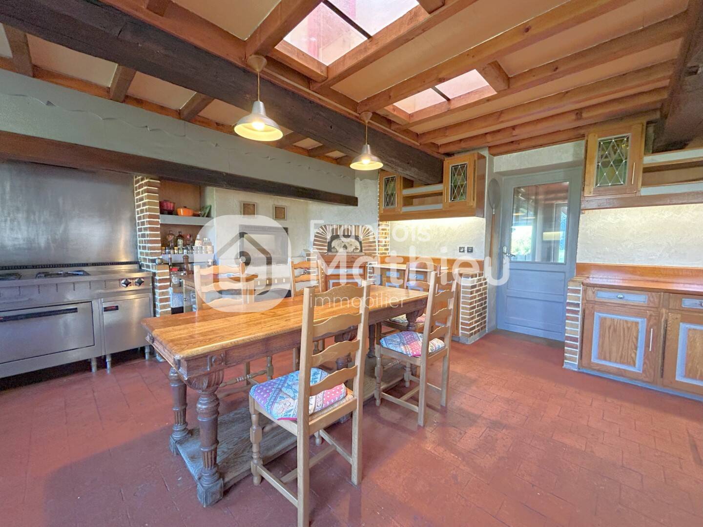 Maison à vendre, 310m², SAINT TRIVIER SUR MOIGNANS