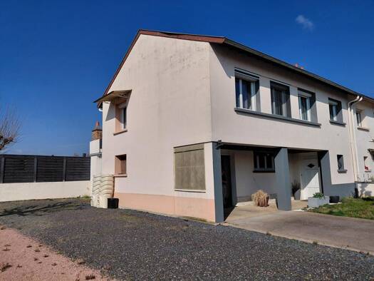 Maison de ville à vendre 163 000 € 4 pièces 2 chambres 74 m² 637 m² de terrain Marcigny 71110