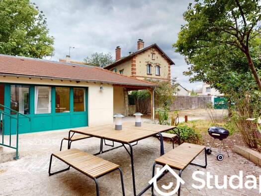 Studio à louer 860 € 1 pièce 2 chambres 11 m² RDC Parc-Hôtel de Ville Chatou 78400